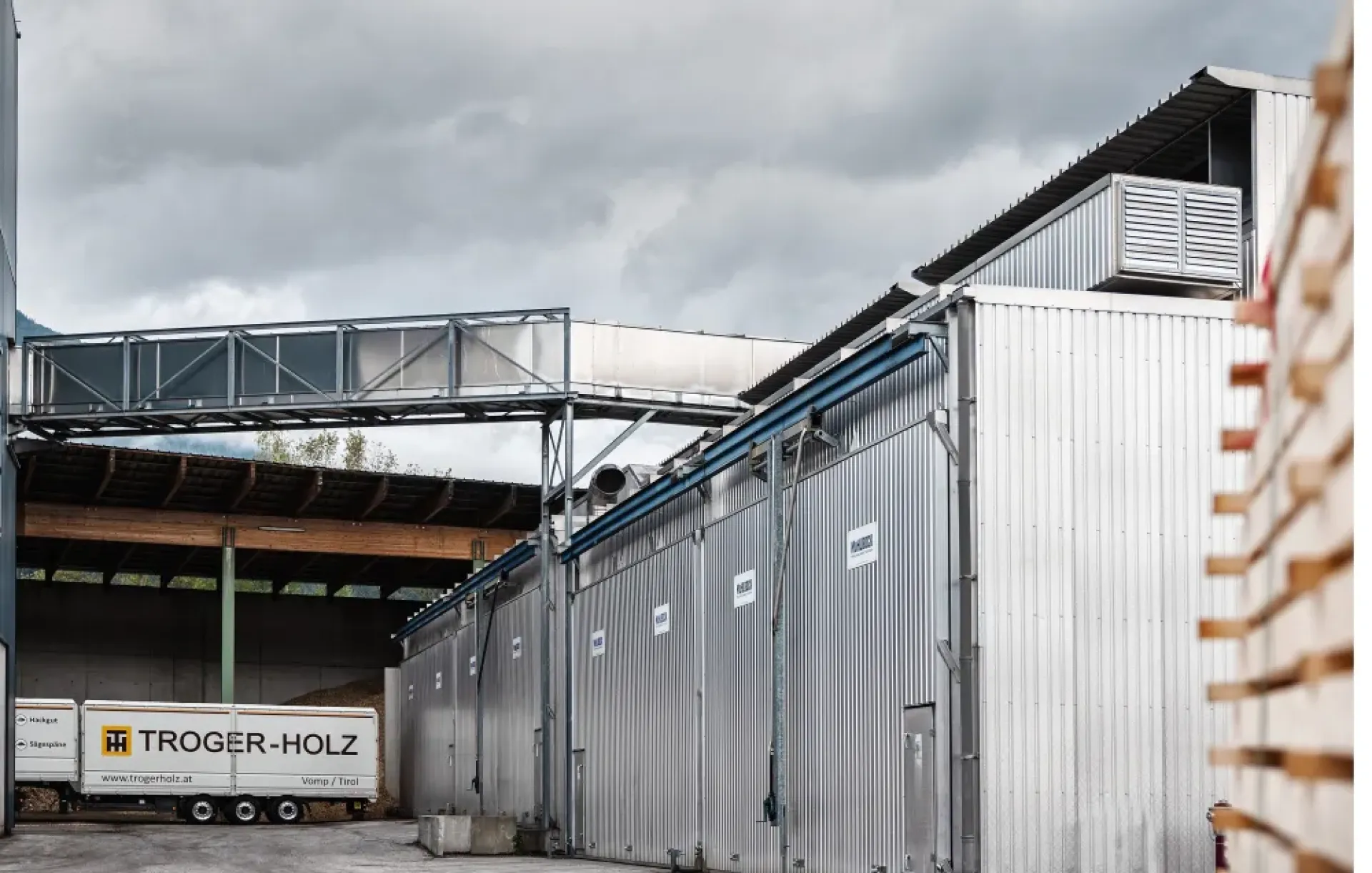 Troger Holz Ges.m.b.H. Säge- & Schaltafelwerk Impressionsbilder des Arbeitgebers Nummer 1