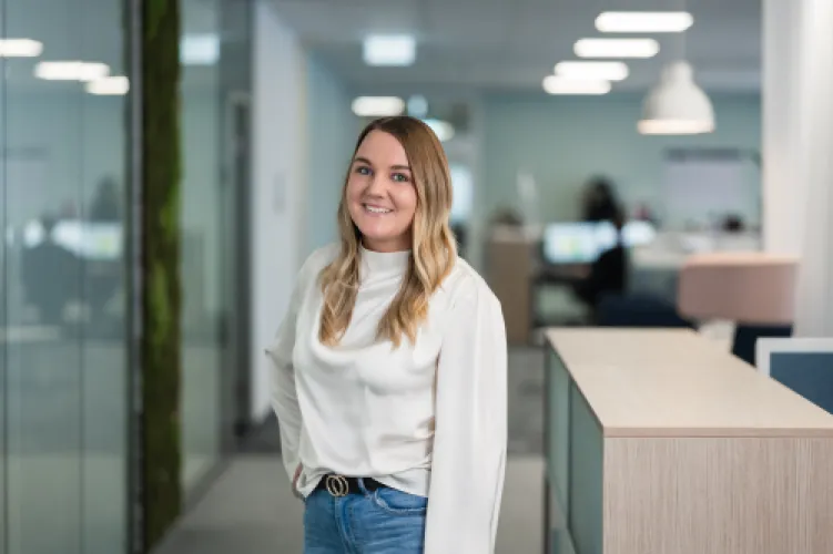 Vanessa Karnitschnig, HR