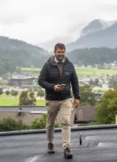 Martin Wagner, Kontaktperson