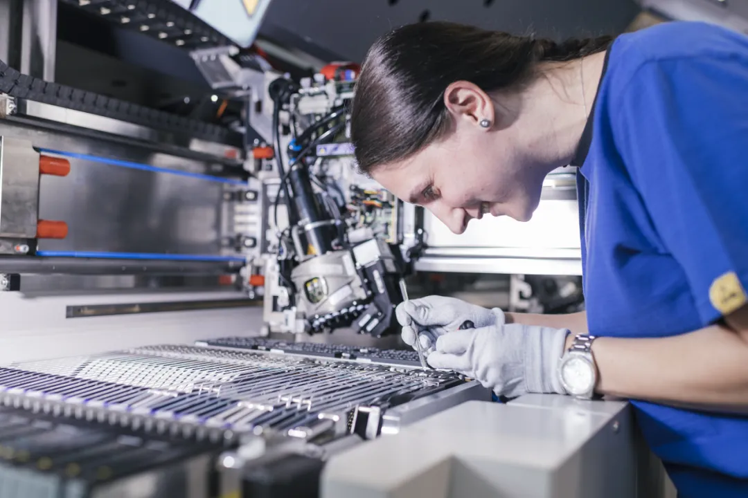 Anlernkraft Elektronikfertigung (M/W/D) job posting header image