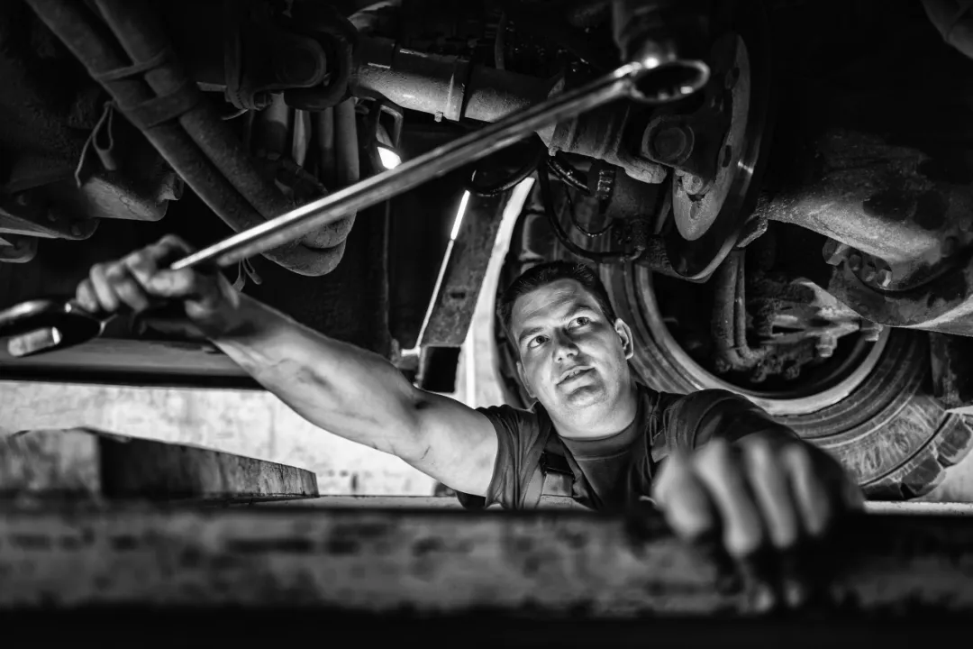 Baumaschinenmechaniker (m/w/d) job posting header image
