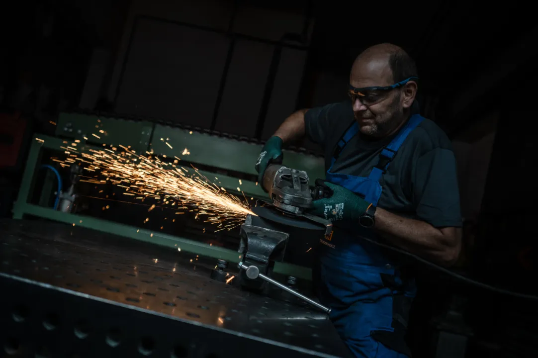 Betriebsschlosser für die Instandhaltung job posting header image