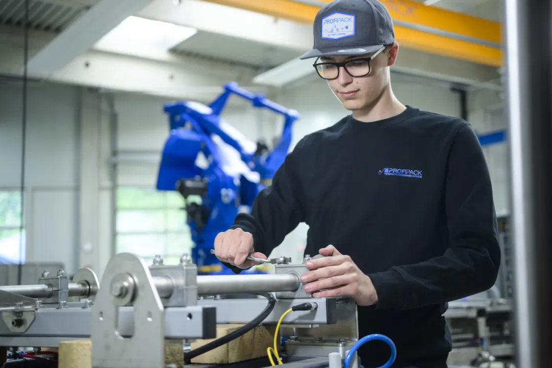 METALLTECHNIKER LEHRLINGE (m/w/d) job posting header image