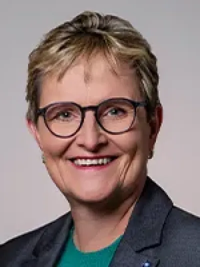 Mag. FH Sigrid Moser, Kontaktperson