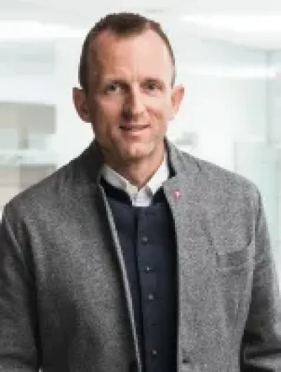 Stefan Astner, Kontaktperson
