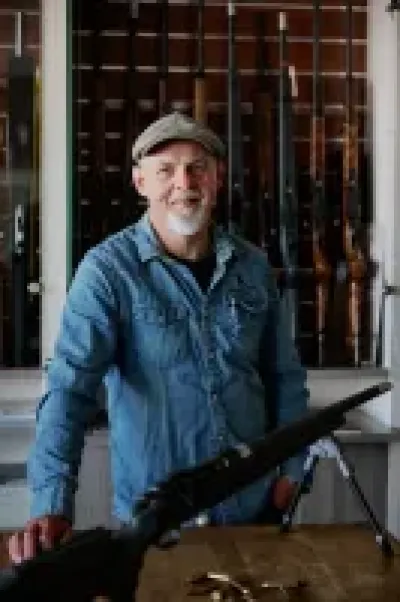 Atzl Andy, Kontaktperson