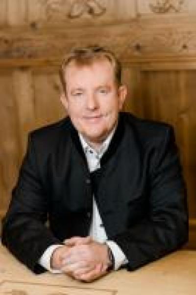 Hubert Gaun, Kontaktperson